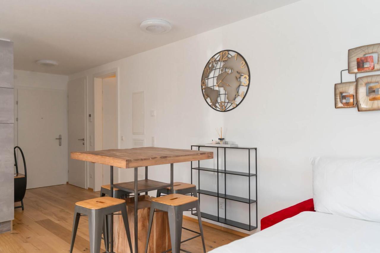 Luxurious Apartment With Big Balcony Near City Center Bécs Kültér fotó