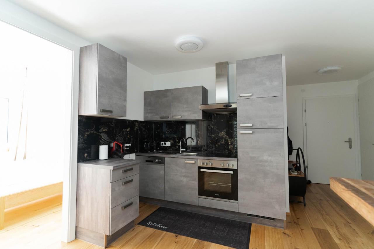 Luxurious Apartment With Big Balcony Near City Center Bécs Kültér fotó