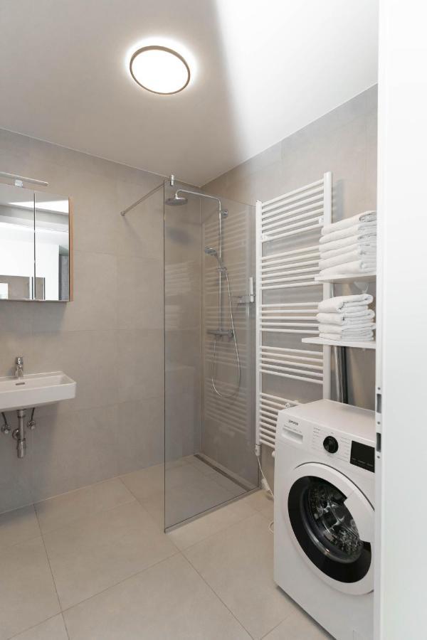 Luxurious Apartment With Big Balcony Near City Center Bécs Kültér fotó